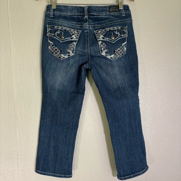 Love Nation Denim - Love Nation Embroidered Cropped Denim Jean Capris Cotton Stretch Size 8